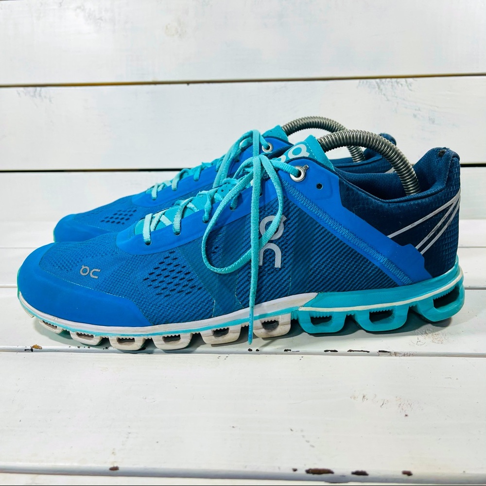 On Cloud Swiss Engineering Running Shoes